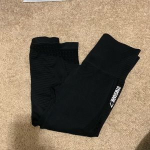 Black energy seamless cropped